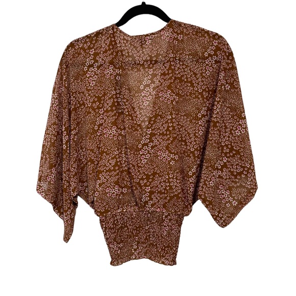 Lulu’s Brown Floral Flowy Sleeves Smocked Hem V-Neck New With Tags-M - Picture 6 of 9